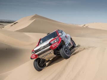Dakarowa Toyota Hilux na sprzedaż